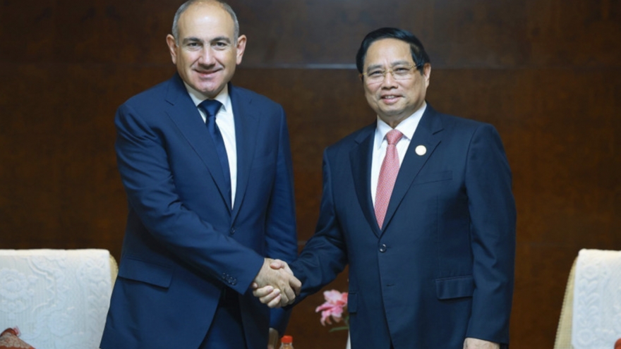 Vietnamese PM meets Armenian counterpart in Tianjin